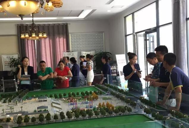 福利來啦！階州廣場很！熱！鬧！