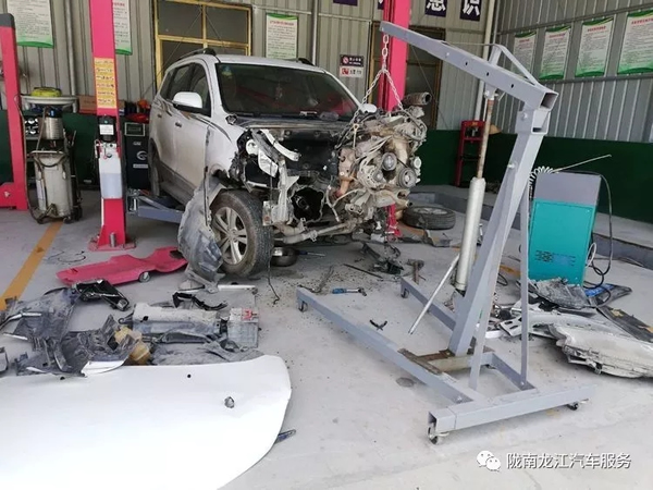 金錘鈑金，銀槍噴漆！龍江汽修值得信賴！