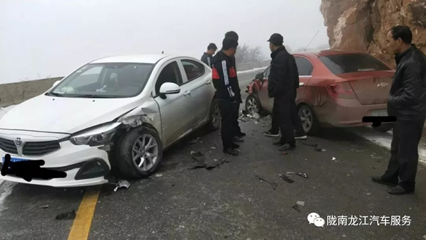 金錘鈑金，銀槍噴漆！龍江汽修值得信賴！