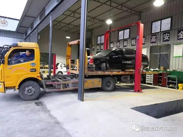 金錘鈑金，銀槍噴漆！龍江汽修值得信賴！