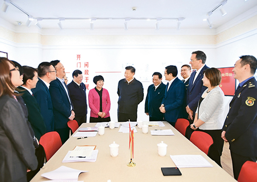 習(xí)近平：堅(jiān)持、完善和發(fā)展中國特色社會主義國家制度 與法律制度