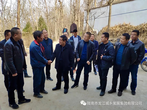 市龍江集團在文縣橋頭鎮(zhèn)安子坡村開展“解難題、辦實事、送溫暖”活動