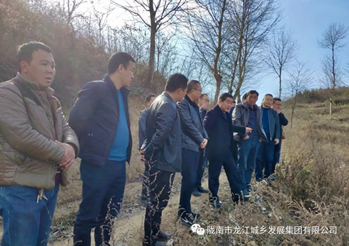 市龍江集團在文縣橋頭鎮(zhèn)安子坡村開展“解難題、辦實事、送溫暖”活動